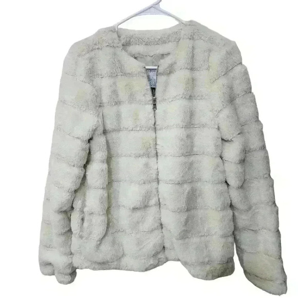 Carmen Marc Valvo Jackets & Blazers - 236. Carmen Carmen marc valvo faux fur tiered ribbed Size small retailed $300